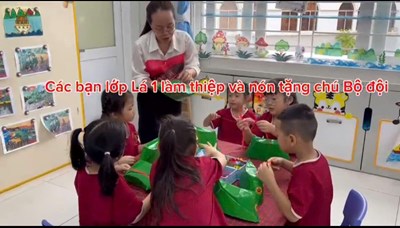 Trang trí Nón và thiệp tặng các chú Bộ đội - Lớp Lá 1